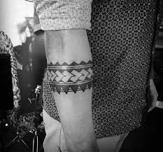 Polynesian armband tattoo designs look beautiful and enchanting. Maori Polynesian Tribal Armband Tattoo Novocom Top