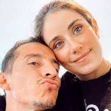 Ella es una mujer que se preocupa mucho por los niños en situación de vulnerabilidad y está a cargo de la fundación 'andrés guardado', una asociación civil que recauda fondos para ayudar a centros de asistencia social. Liga Mx Sandra De La Vega La Hermosa Modelo Que Le Robo El Corazon A Andres Guardado Soy Futbol