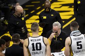 The official athletic site of the iowa hawkeyes, partner of wmt digital. Iowa Men S Basketball Overcomes Northwestern Shuffled Schedule The Daily Iowan
