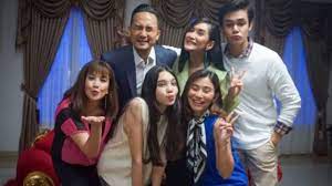 Sinetron ini mengisahkan tentang anak sma yang menjadi istri ketiga di keluarga tirta dan dipaksa menjalani pernikahan dini. Kpi Resmi Hentikan Tayangan Sinetron Zahra