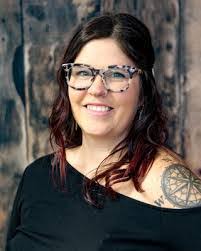 Allison Parsons's Instagram, Twitter & Facebook