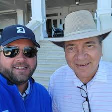 chris erickson (@hey_erickson)