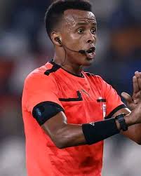 One Word For The Referee, Maarouf Eid Mansour (Egypt🇪🇬)!🤔 Ademola  Lookman🇳🇬 scored in the 22nd minute via Semi Ajayi's assist but the  referee spotted an infringement and ruled it for foul. Maarouf