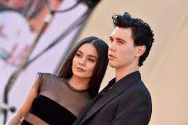 The couple of almost nine years allegedly broke up in late 2019 but now it is official, a source butler, 28, and hudgens, 31, were not together on new year's eve, it seems, as she posed alone in a gown and tiara. Vanessa Hudgens And Austin Butler Have Reportedly Broken Up Teen Vogue