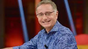 Poco male, al pubblico piace ugualmente. Paolo Bonolis Rompe Con Mediaset Dopo La Sospensione Di Avanti Un Altro