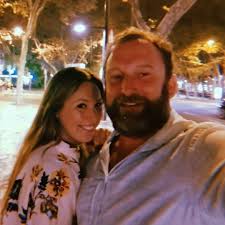 Foi o humorista que revelou, numa publicação nas redes sociais, que está infetado, mas sem sintomas, em isolamento com a família: Joana E Eduardo Madeira A Espera Do Segundo Filho Holofote