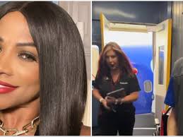 'She Boarded as a Woman of Color with a Disability': Salt-N-Pepa Fans  Outraged After Sandra 'Pepa' Denton Claims She Was Kicked Off Flight By  Southwest Airlines Allegedly Because the 'Crew Didn't Feel Safe'