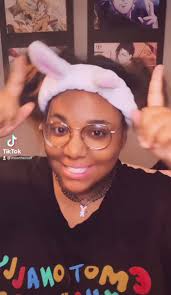 Ms. ArtHerself 💋😘's Video