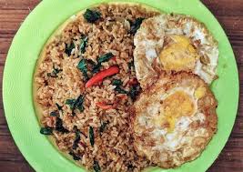 Nasi•telur 1 butir dikocok•bisa dikasih sawi dan bisa enggak•bawang putih•bawang merah•lombok merah•rawit•mrica. 9 Resep Nasi Goreng Pedas Enak Sederhana Dan Bikin Nagih