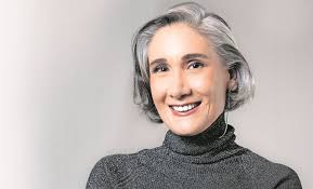 Issa López: Las mujeres ya no pedimos permiso