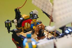 31109 Creator 3 In 1 Piratenschiff Setz die segel und lichte den anker, um mit dem fantastischen piratenschiff in see zu stechen! 31109 creator 3 in 1 piratenschiff