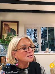 Does anyone else see the resemblance in the shadow?