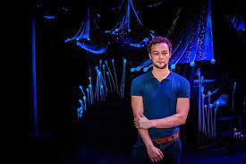 Liam scarlett (born 1985/86) is a british choreographer, who works mainly with the royal ballet, but who has also choreographed new works for miami city ballet, norwegian national ballet. W Pmthskrgqs4m