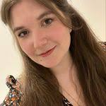 Lisa Siebold's Instagram, Twitter & Facebook