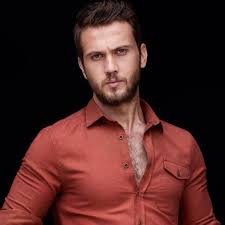 Aras bulut, pareja y novias. Aras Bulut Iynemli Facebook