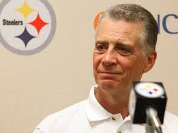 Bill Nunn Jr. has bench commemorated in his honor at St. Vincent College