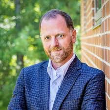 Eric Flett's Instagram, Twitter & Facebook