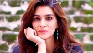 Produced by dinesh vijan under his banner maddock films, kriti sanon (mimi) is the protagonist who plays the role of a surrogate mother. Kriti Sanon Reveals That Upcoming Movie Mimi May Get Released Mid 2021