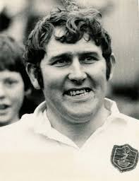 CLIVE REES LONDON WELSH & WALES RUGBY PHOTOGRAPH 10" x 8" (25cm x 20cm)  £6.94