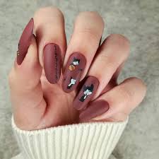 Sorry, nail biters—oval and almond shapes only work with longer nails. 75 Oval Shaped Acrylic Nail Designs For Nail Lovers
