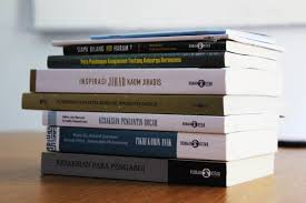 Kadang disebut juga jajaran direksi atau dewan/jajaran direktur) adalah seseorang yang ditunjuk untuk memimpin suatu lembaga perusahaan pemerintah, swasta, atau lembaga pendidikan politeknik. Berkas Buku Karya Yayasan Rumah Kita Bersama Jpg Wikipedia Bahasa Indonesia Ensiklopedia Bebas