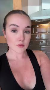 Chatting shit making a yogurt bowl x