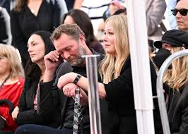 Who Is Christina Applegates Husband Martyn LeNoble? - Parade