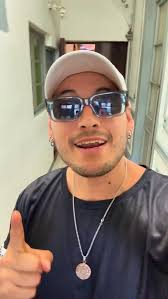 Un #tbt con mis amigos de @sintantavainapod @areciotv … hablando de los  músicos Colombianos y venezolanos…