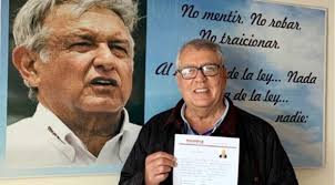 José Luis Pablos se registra como precandidato de Morena a la alcaldía
