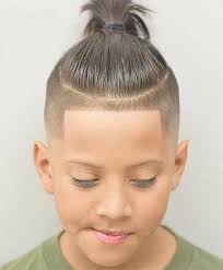 This haircut also compliments oval, round or square face shapes. Pin On Marketing