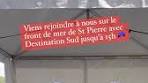 Rejoint à nous sur le front de mer de Saint-Pierre ( devant le ...