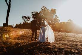 I've stayed here both for a conference and a wedding, and from the moment you drive in you are blessed with the gorgeous grounds of millbrook and surrounded by snow capped mountains. Top 20 Best Wedding Photographers In Perth Easy Weddings