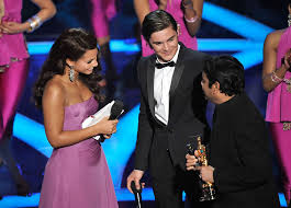 He has won the oscar, grammy, bafta, golden globe, filmfare and national film awards among others, some of them several times over. Alicia Keys Zac Efron A R Rahman Zac Efron A R Rahman Photos Zimbio