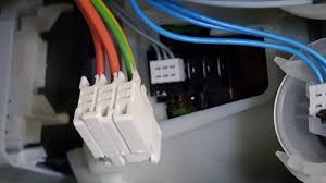 Une eau très dure (forte en calcaire) consomme beaucoup plus de sel régénérant car il empêche le calcaire d'arriver dans le. Lave Vaisselle Siemens Sn66m094ep Ne Chauffe Plus Le Forum Des Pieces Detachees