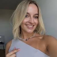 Hazel Koch's Instagram, Twitter & Facebook