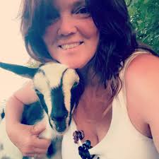 Hello Neighbors, Can you recommend a exterior painter to repaint/stain my 3  decks?