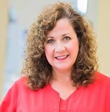 Regina Hendrix's Instagram, Twitter & Facebook