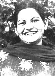 Can old photo be enhanced in color or black and white?