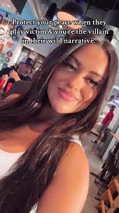 Monique Elizondo's Instagram, Twitter & Facebook