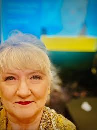 Anne Arneson's Instagram, Twitter & Facebook