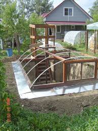 You Will Find Information About Greenhouse Plans For Building A Greenhouse That Meets All Your Gardening Needs Gewachshausplane Garten Gewachshaus Gewachshaus