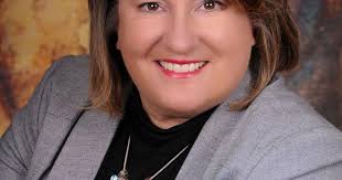 Deerfield agent Sherry Lange wins American Family award