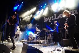 Oct 19, 2021 · lise karlsnes (artist) daniel kvammen (artist og låtskriver) christine dancke (rapper, dj og programleder) ole evenrud (produsent, låtskriver og artist) stian «staysman» thorbjørnsen (artist og låtskriver) myra (rapper og låtskriver) Lise Karlsnes Festivalphoto