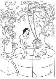 This fantasy colouring page is ready for you to download, print and colour it as you wish! Parentune Free Printable Snow White Coloring Pages Snow White Coloring Pictures For Preschoolers Kids