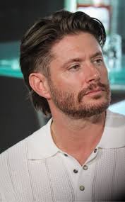 King √ Robert Albarrán (mickeyalbarran2)