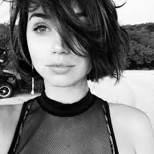 Ana de armas entered the new year by breaking up with ben affleck and debuting a new short bob haircut and bangs. Found Ana De Armas Beautiful Ana Beautiful Face