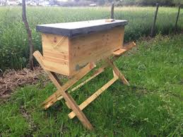 Eine naturnahe umgebung zu nutzen, ist zwar sinnvoll, aber kein absolutes muss. Ideen Und Inspirationen Bienenhaus Www Bienenhalten De