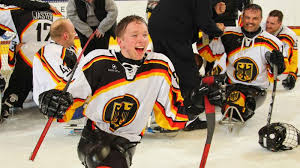 2min bei böigen winden in la courna musste elke van engelen aufmerksam fahren, um einen sturz zu vermeiden. Para Ice Hockey Competitions Events International Paralympic Committee