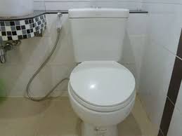 Playmobil waschtisch und toilette basteln, heißt das heutige bastelvideo. Popodusche Und Hocktoilette Wie Du Eine Asiatische Toilette Benutzt