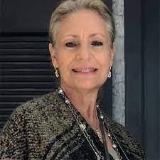 Noreen Ferrante's Instagram, Twitter & Facebook